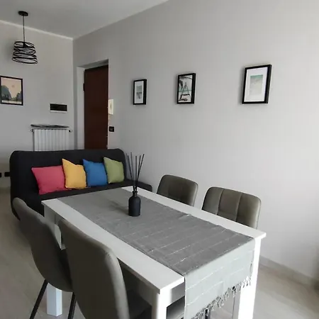 Jacaranda Apartment, Caselle To